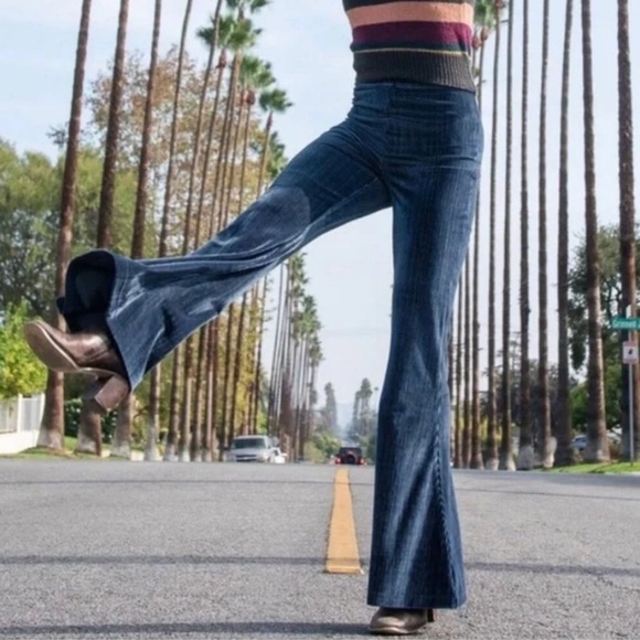 Natural Life Joplin High-Rise Velvet Flare Pants Pull On Blue Boho Fall Winter - Picture 9 of 10